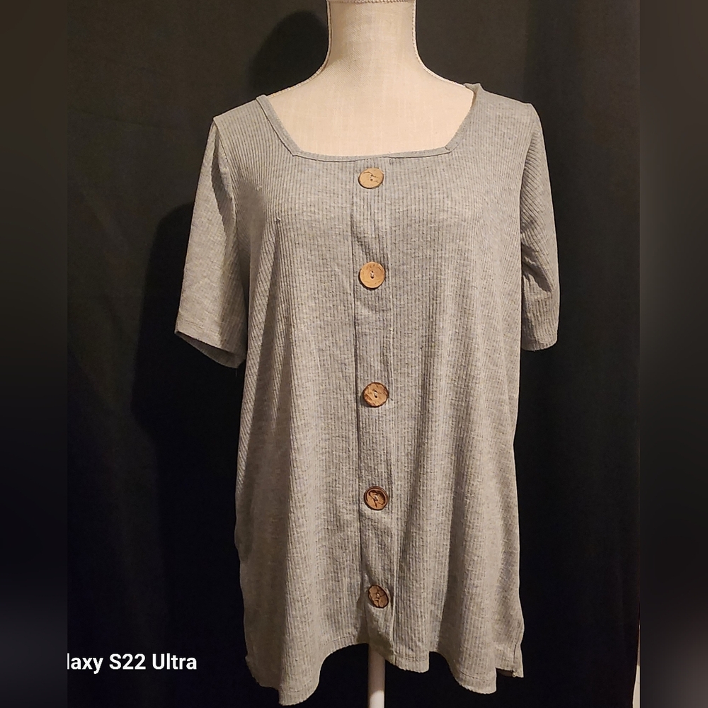 French Laundry Gray Size 2X Ribbed Blouse Faux Buttons